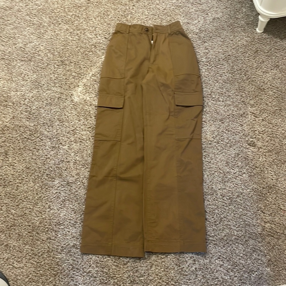 brown cargo parts not worn